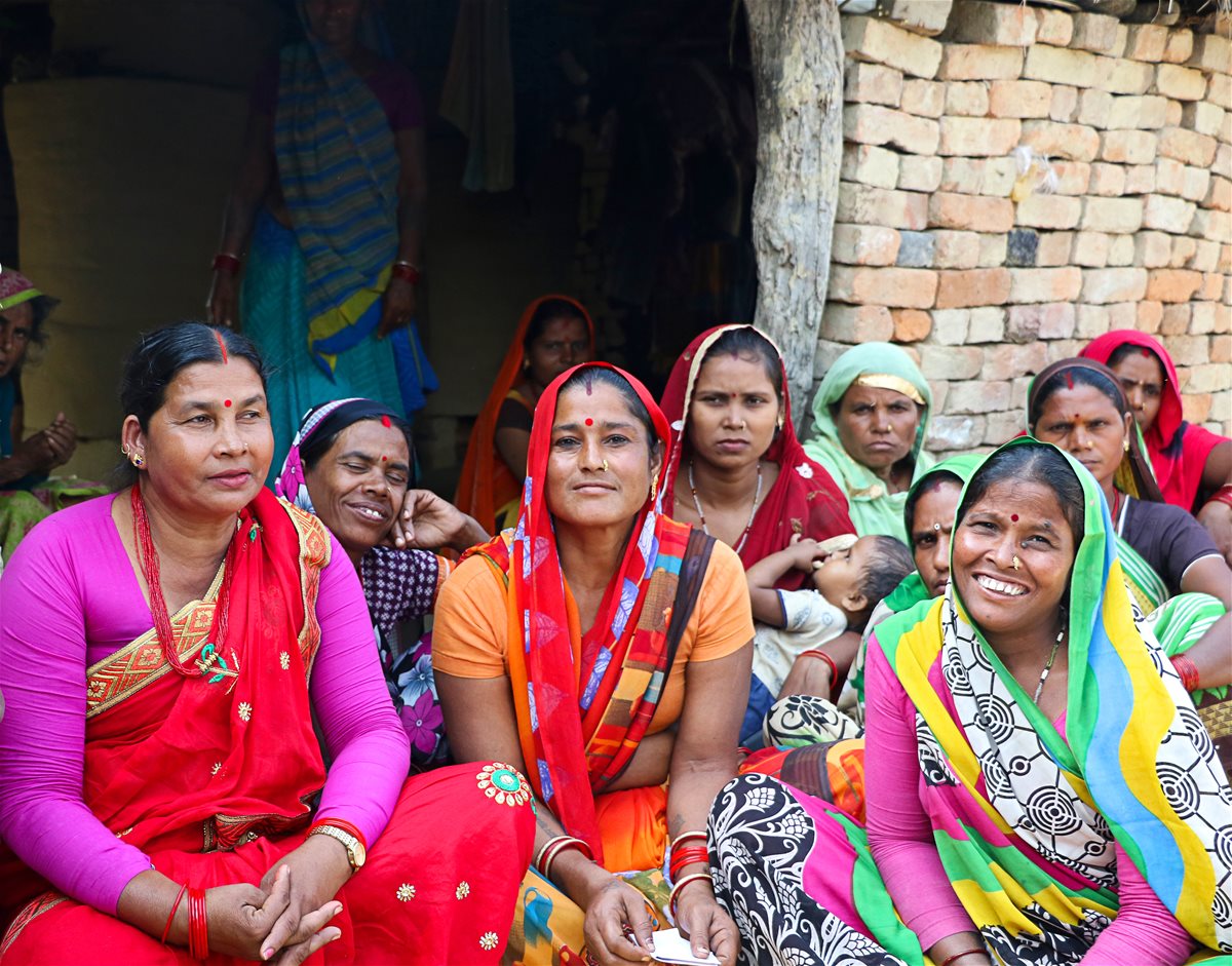 Landsbykvinner fra Nepal diskuterer kastesystemet.