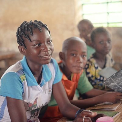 Jente på Speed School i Burkina Faso