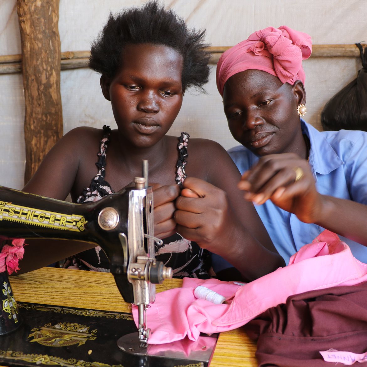 uganda-palorinya-refugee-camp-bonga-sewing-machine